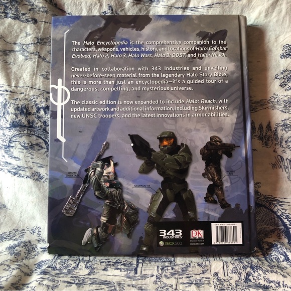 Halo Encyclopedia: The Definitive Guide to the Halo Universe by DK Publishing. - Picture 2 of 7